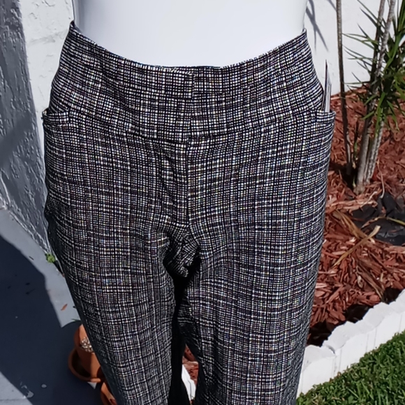 Loft by Ann Taylor Julie "Skinny" fit Pants - Picture 13 of 16